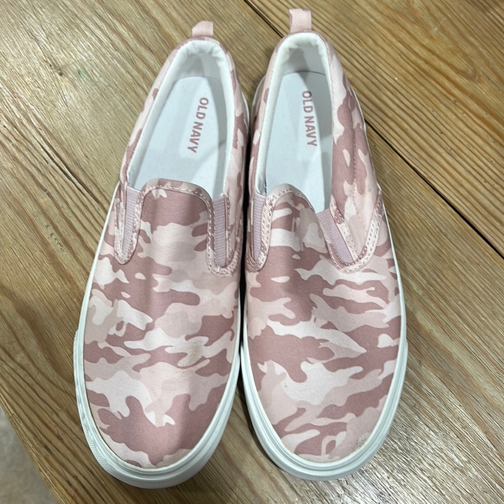 Girls never worn Old Navy sneakers
